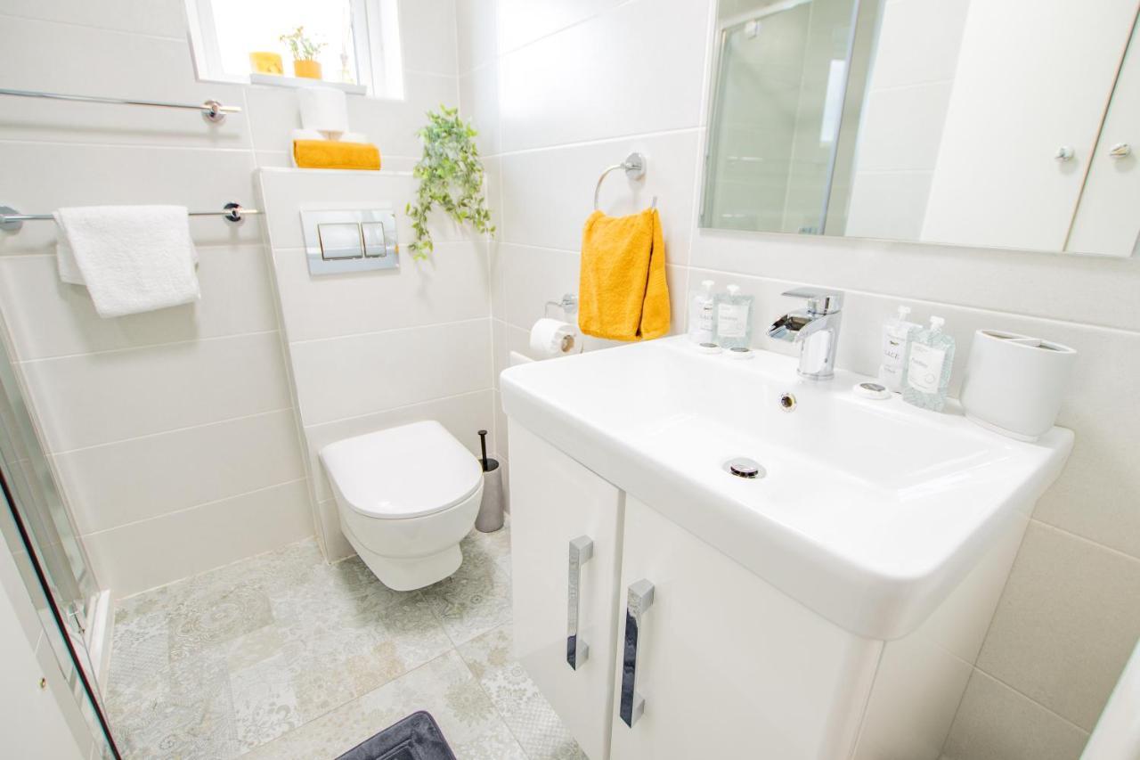 גלוואיי Cosy Retreat In The City Centre מראה חיצוני תמונה