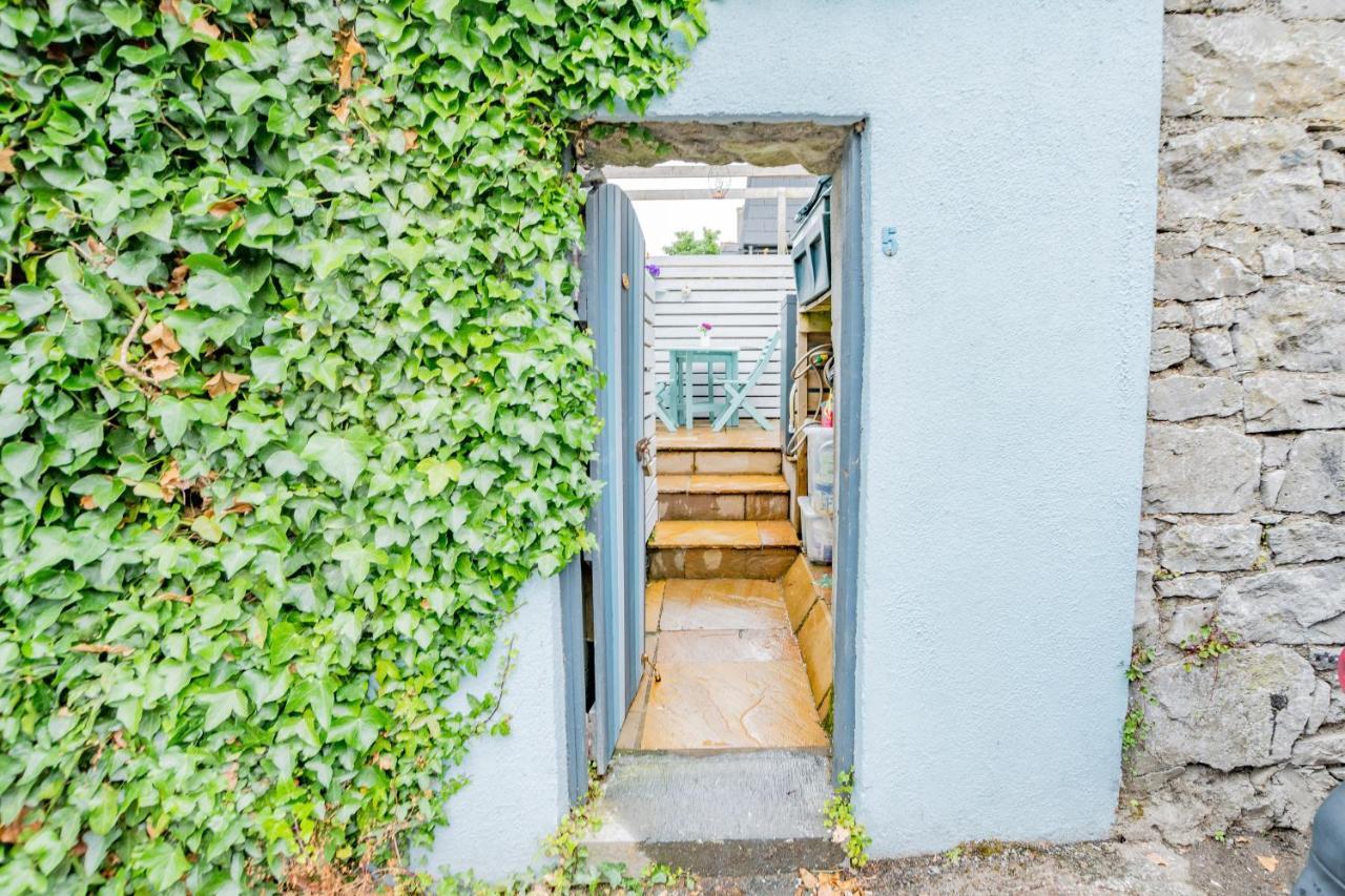גלוואיי Cosy Retreat In The City Centre מראה חיצוני תמונה